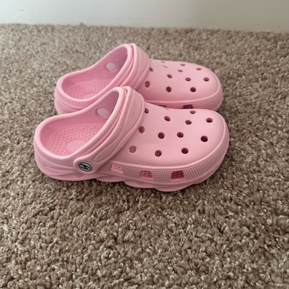 Kids Pink Clogs - Picture 4 of 6